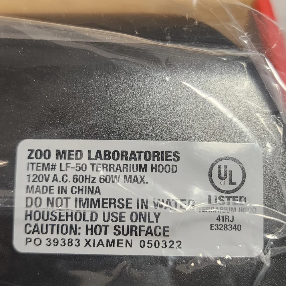 Zoo Med Naturalistic Terrarium Hood 12inch For 5.0 UVB,Heat and Daylight Lamps
